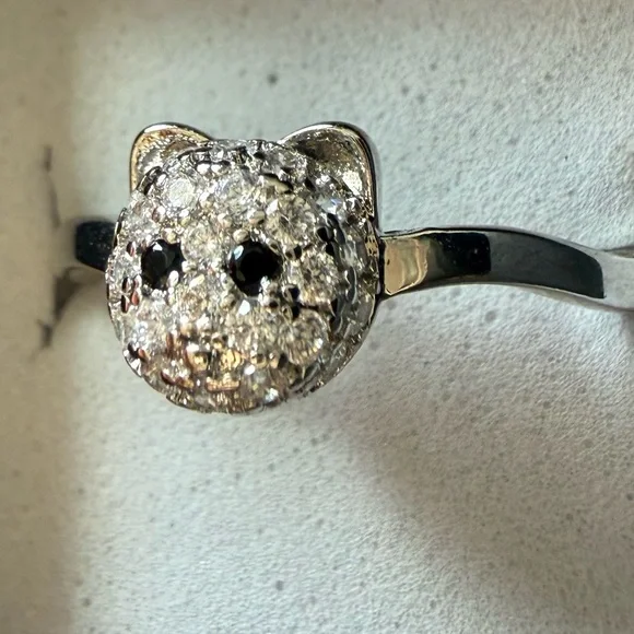 NEW! Pretty Bird Jewelry Cat Face Pavé Crystal Ring in white gold plating - Picture 3 of 13